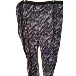 Full Beauty Sport Active Wear Plus size Capri's.